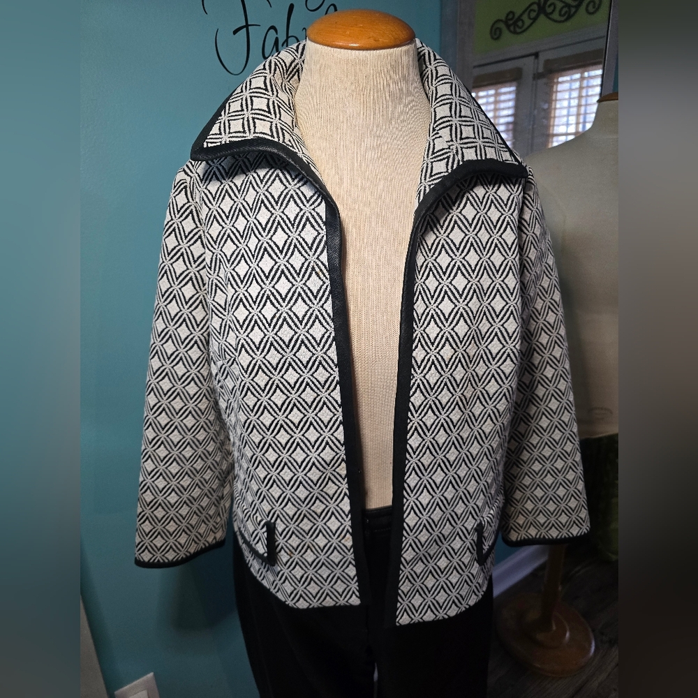 Amy Adams Vintage Black and White Geometric Print Jacket